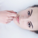 Reguli de îngrijire a tenului seara. Cum alegi crema de față potrivită