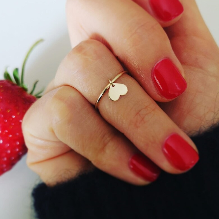 Inel din aur de 14K, cu talisman auriu atașat, în formă de inimă