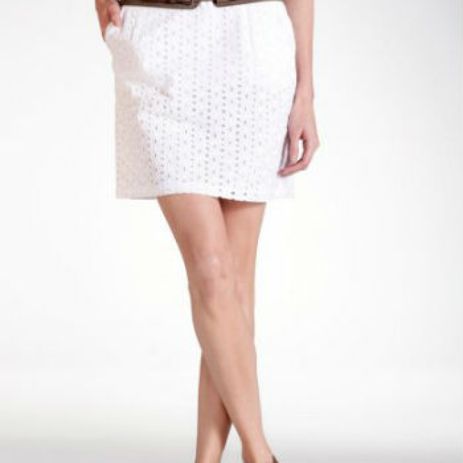 Fusta cu broderie sparta