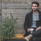 Îngrijirea personală la bărbați: modele de tunsori ale bărbii chiar de acasă