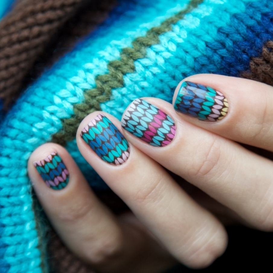 Manichiura de iarna care imita tricotajele