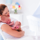 Contactul piele pe piele dupa nastere – importanta si beneficii pentru bebelus