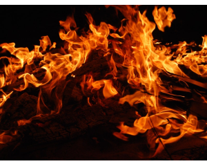 focul. Poate incalzi si poate distruge in acelasi timp. 