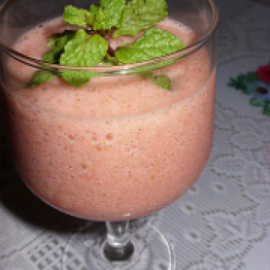 Smoothie verde cu sfecla si portocale