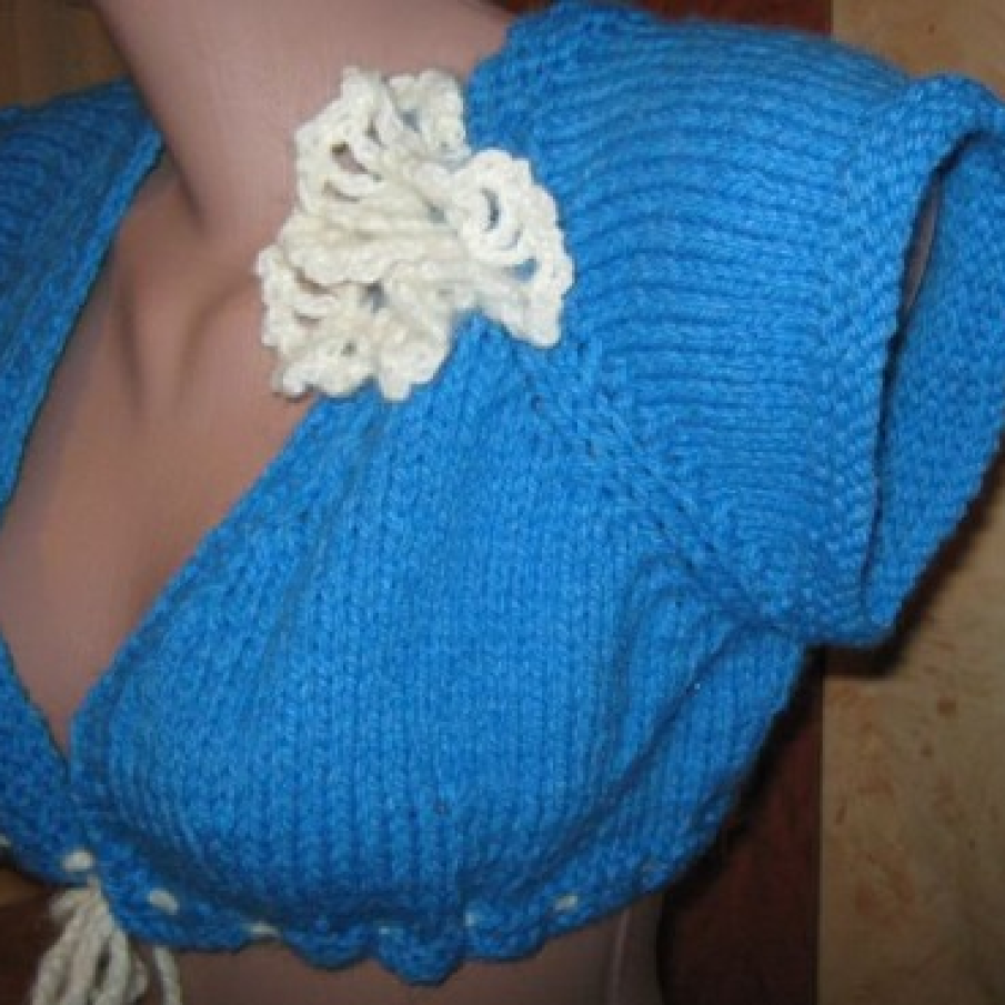 Bolero albastru tricotat