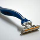 Bărbierit, mașini și eterna dezbatere