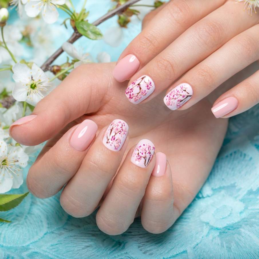 Au înflorit... chiar și unghiile