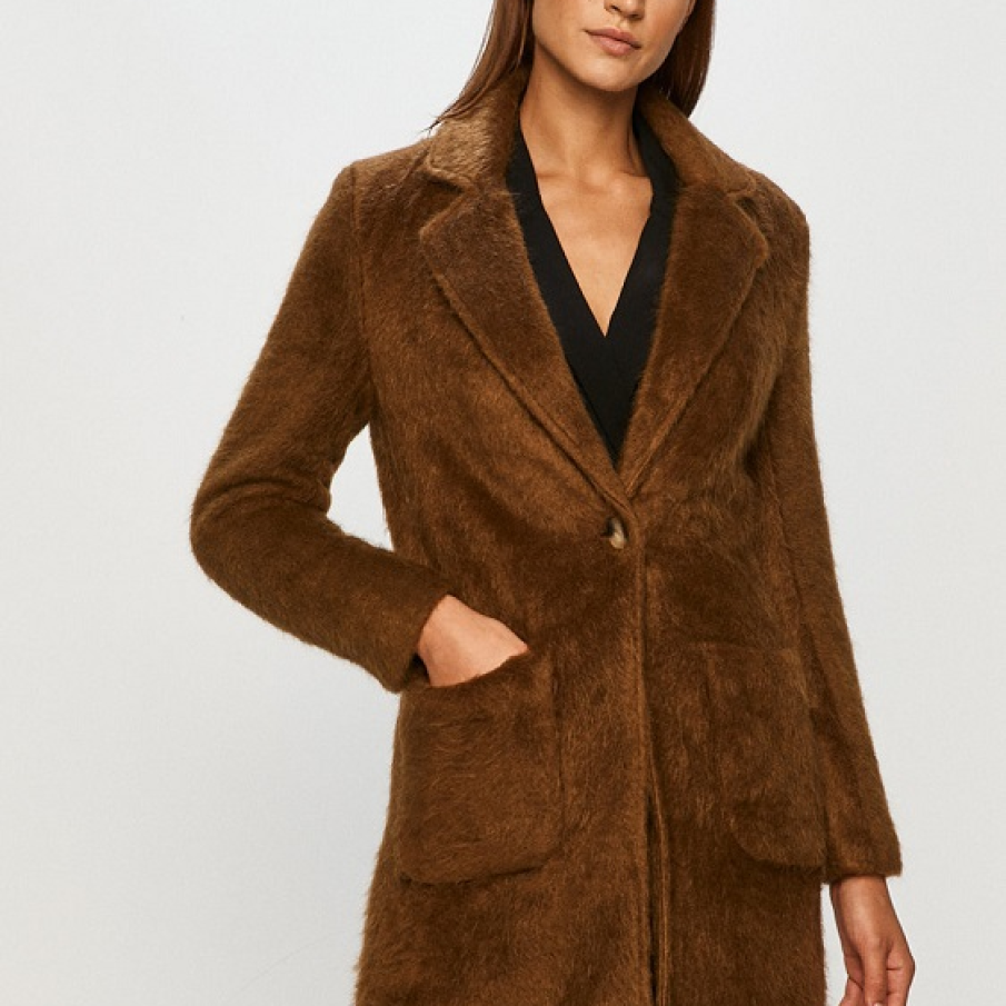 Paltonul din imitație de blană 