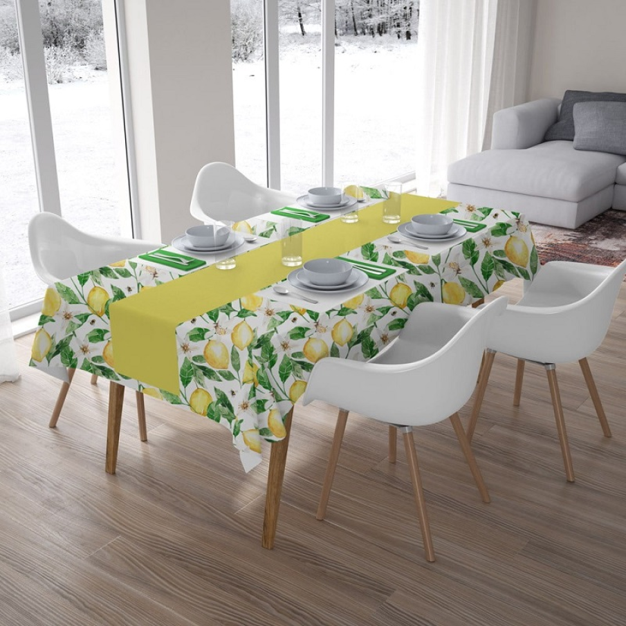 Față de masă Mike & Co. NEW YORK, ce aduce primăvară în locuința ta datorită imprimeului său vesel, floral. 