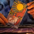 Tarot online: Care va fi atmosfera lunii decembrie 2025 pentru tine?