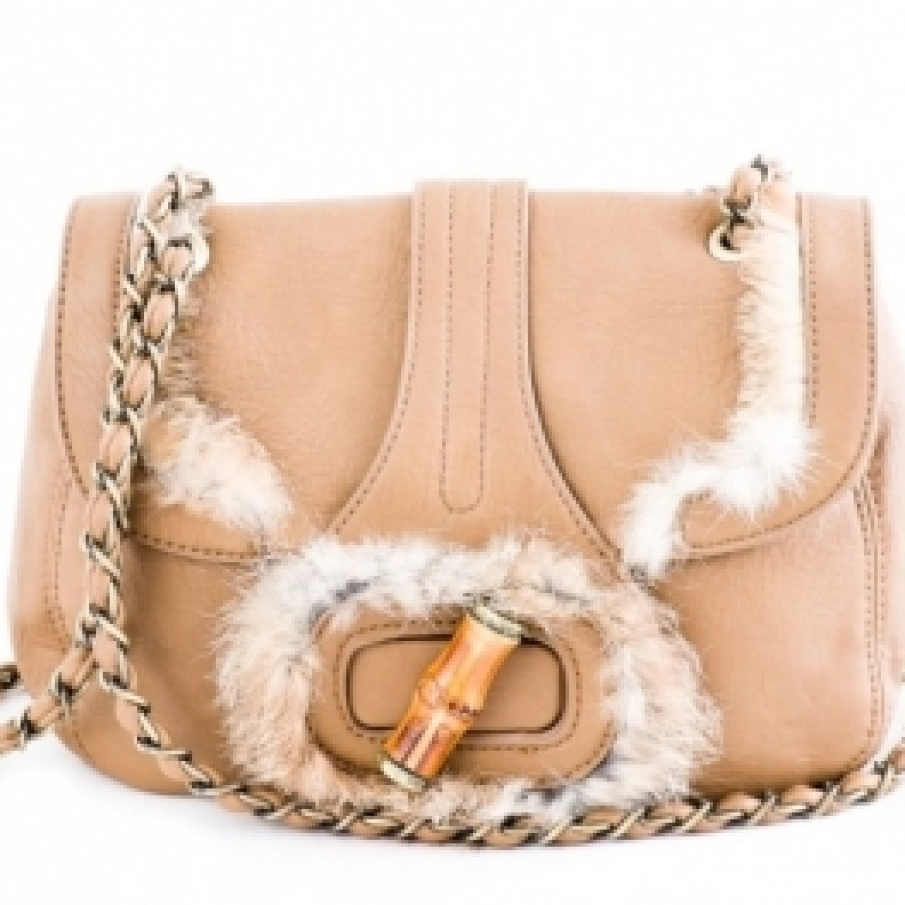 Geanta accesorizata cu blanita