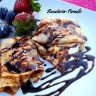 Clatite cu caramel, frisca si ciocolata