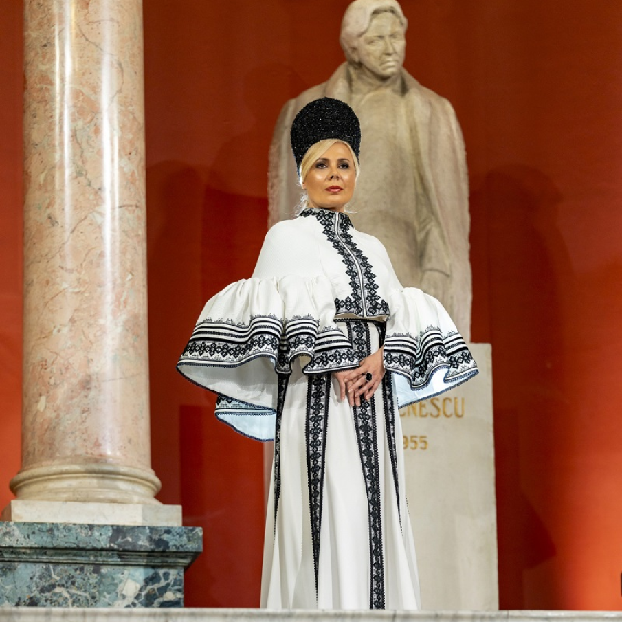 CHIPURILE MARIEI, REGINA ROMÂNIEI