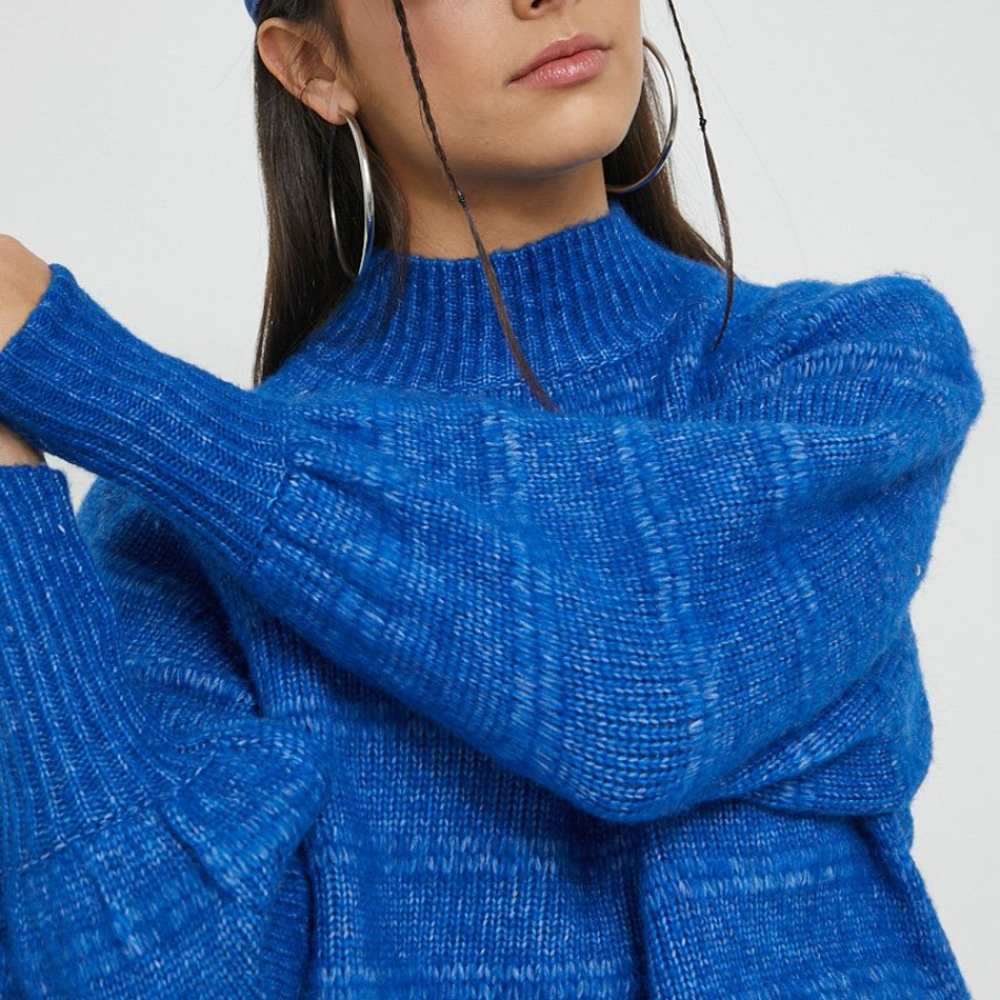 Pulover albastru roial intens, tip turtleneck, din amestec de lână, de la Only 