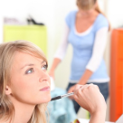 Viața la cămin, o provocare. Șapte sfaturi pentru un trai liniștit cu colegul de cameră