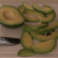 Cum sa cureti si sa tai un avocado