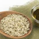 Uleiul de canepa - balsamul natural perfect pentru un par mai stralucitor si mai bogat