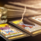 Tarot Citire în Dragoste pentru IULIE 2025: Ghidări de suflet (cu 3 cărți de tarot trase) pentru fiecare zodie 