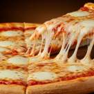 Pizza în 15 minute: Rețeta salvatoare pentru pofta de seară și frigiderul aproape gol