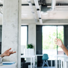 Studiul 'Back to the Office': care sunt cele mai mari temeri ale angajaților legate de întoarcerea la birou? 