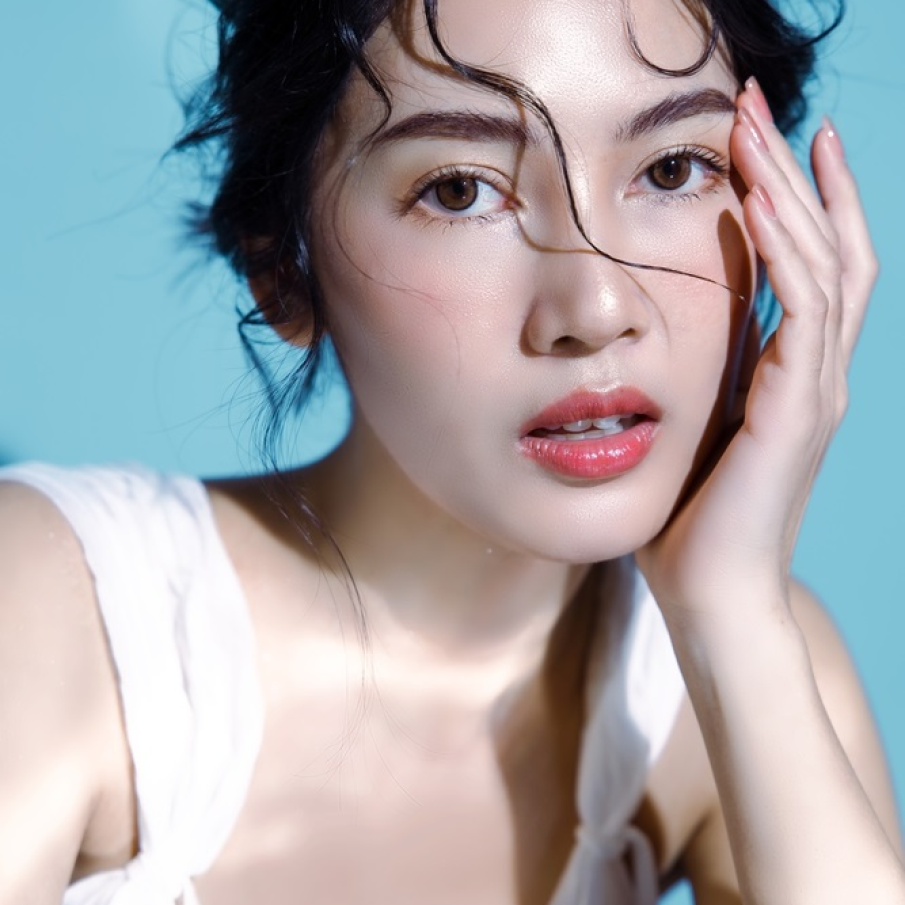 Machiaj translucid, cu pielea proaspătă, cu aspect de 