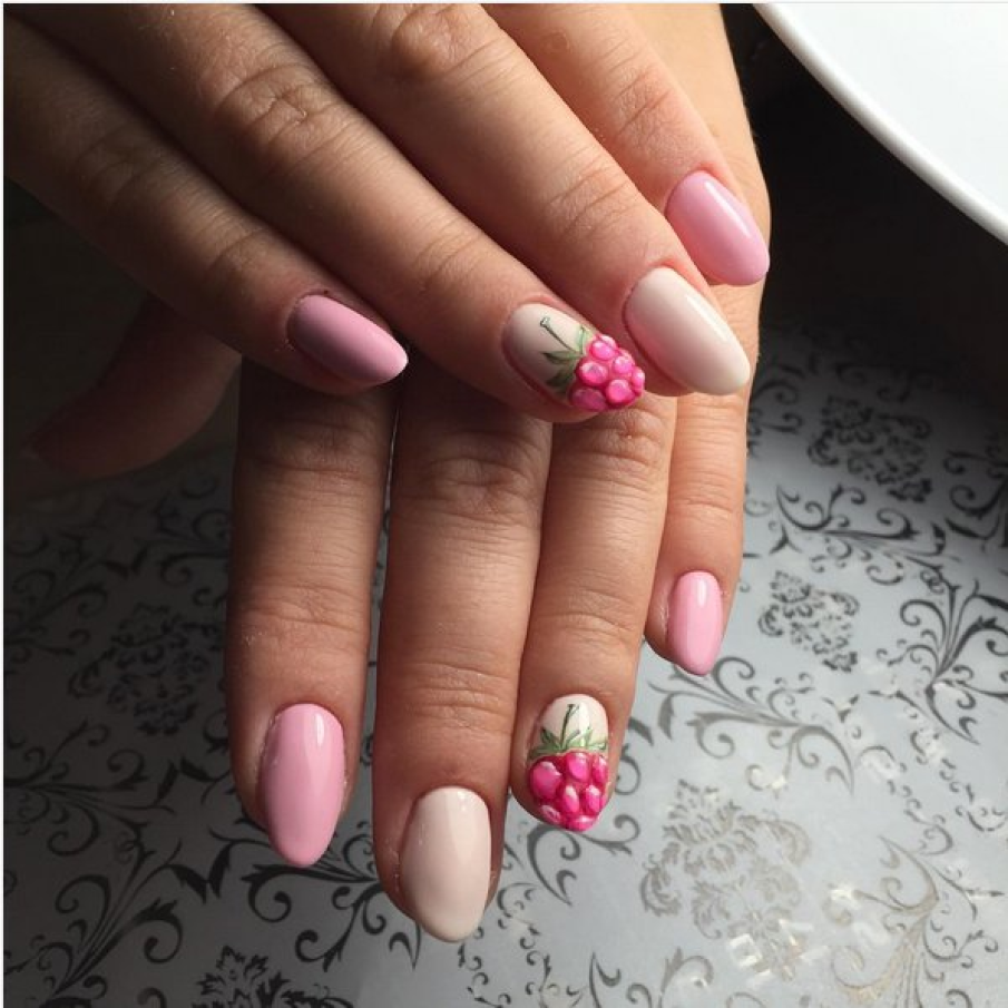 Zmeura parfumata si tare colorata 