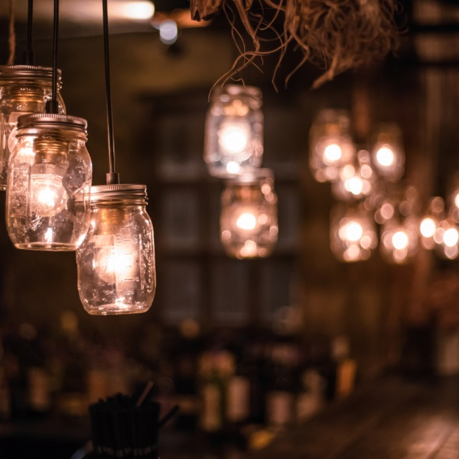 Lampi DIY obtinute din borcane de sticla cu capac 