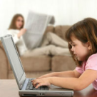 Cum sa iti feresti copilul de INTERNET