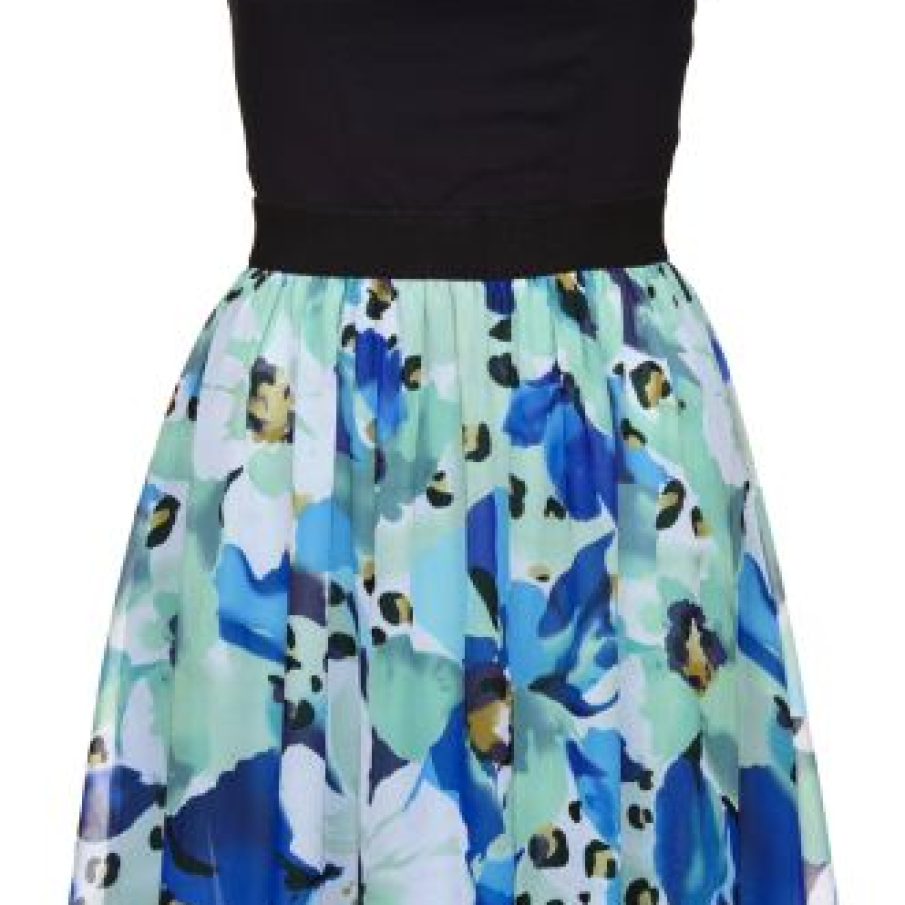 Rochie cu fusta in imprimeuri florale