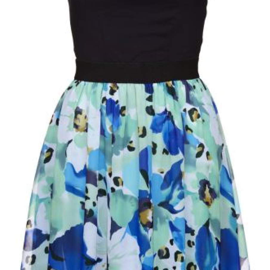 Rochie cu fusta in imprimeuri florale