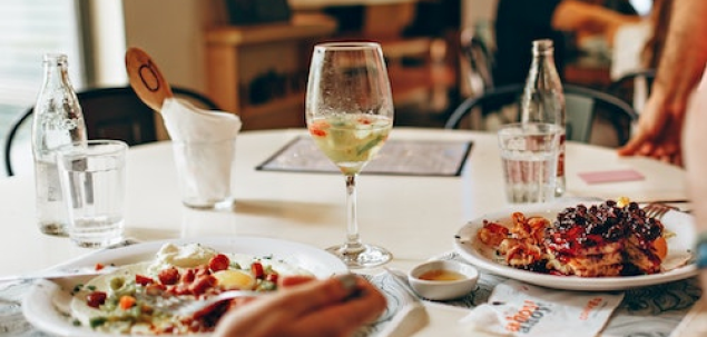 As alege sa mananc intr-un restaurant cu un meniu limitat, dar excelent decat sa mananc intr-un loc cu mai multe feluri gatite  mediocru. 