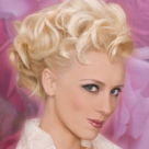 Step by step: coafura unei doamne