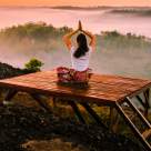 5 poziții de YOGA odihnitoare care VINDECĂ ANXIETATEA