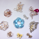 Accesoriul uitat din cutiile bunicilor revine spectaculos în tendințe