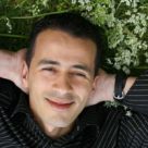 Si totusi ce-i impinge pe barbati sa devina cocosi la casa lor?