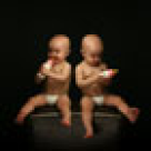 Mamele de gemeni ar putea primi mai multi bani de anul viitor