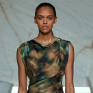 COS A PREZENTAT COLECȚIA PRIMĂVARĂ-VARĂ 2025 ÎN ATENA