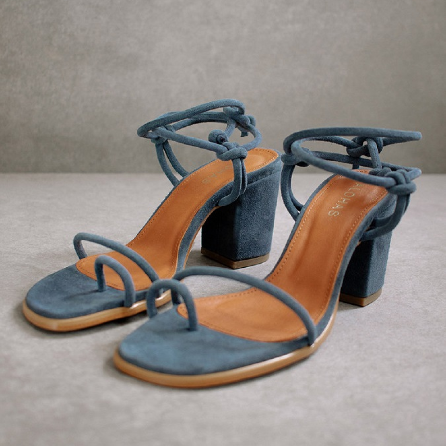 Sandale din piele întoarsă cu toc masiv, într-o frumoasă nuanță de albastru prăfuit 