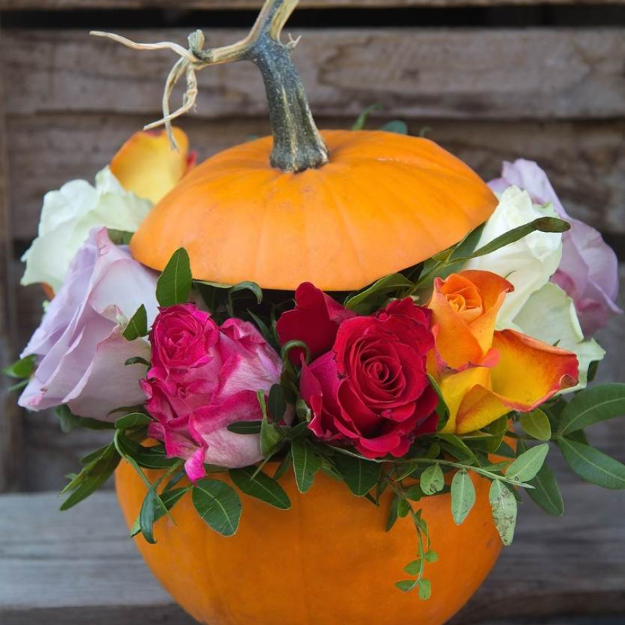 Aranjament floral cu palarie 