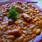 Fasole cu carnati afumati