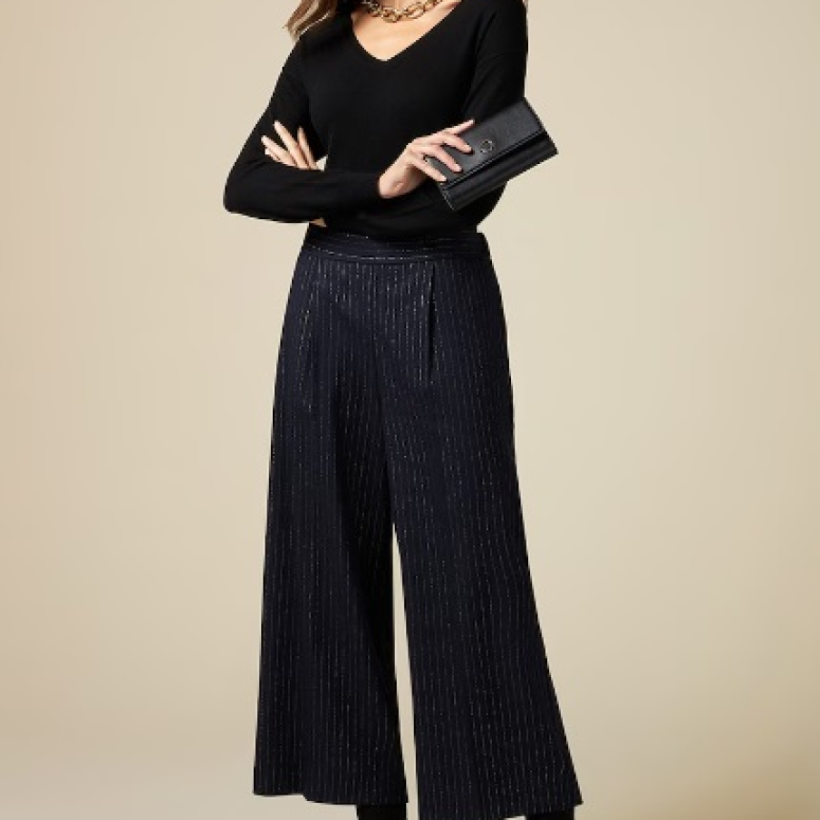 Pantaloni negri crop de la Oltre, cu dungi argintii și aspect elegant 