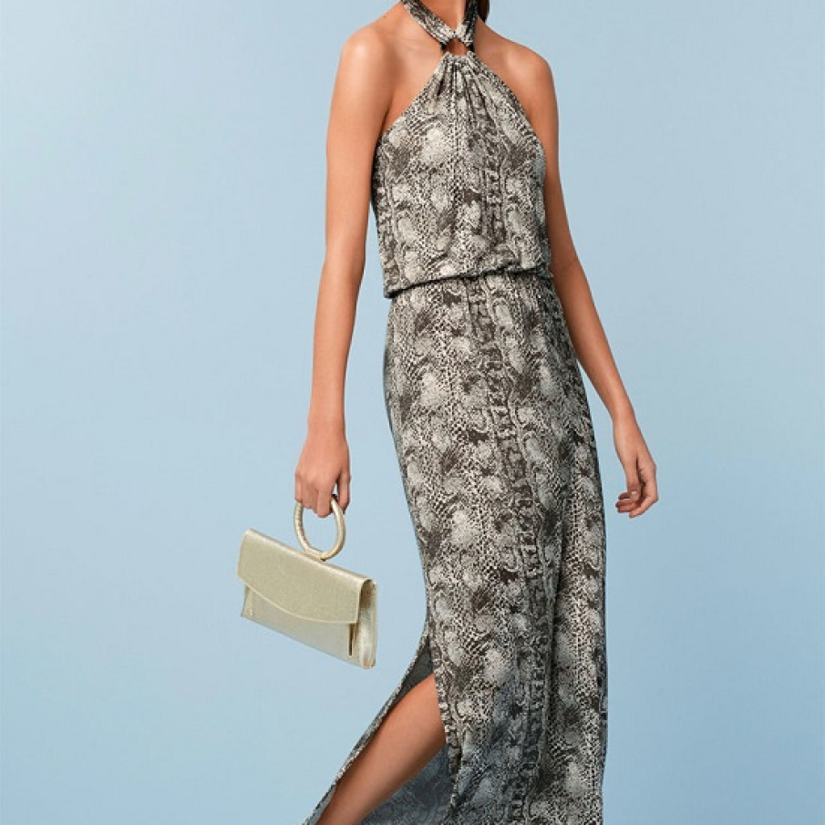 Rochie gri maxi cu guler halter de la Next. Este perfectă pentru zilele de vară ce vor veni. 