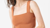 Top crop tricotat în nuanță de portocaliu persan, cu decolteu pătrat, de la Calvin Klein 