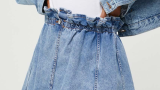 Fustă din colecția Moschino Jeans cu kroju în clos, confecționat din denim elastic, cu talie încrețită și buzunare inversate decorative  