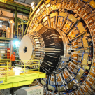 De la un liceu din Buzău la CERN: o româncă lucrează la detectorul care explorează materia întunecată