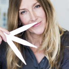 Interviu cu Louise Turner, renumita creatoare de parfumuri legendare: Fiecare parfum are propria poveste…