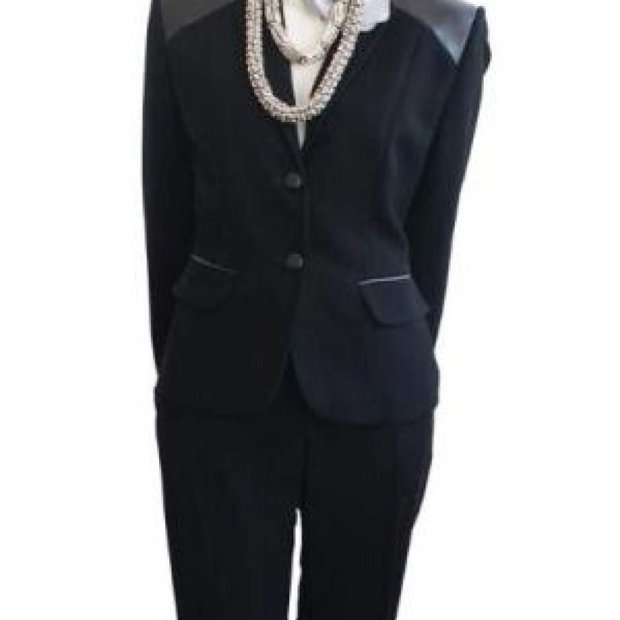 Costum business Nichi Cristina