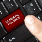 Buton de panică conectat la 112 pentru victimele violenței domestice