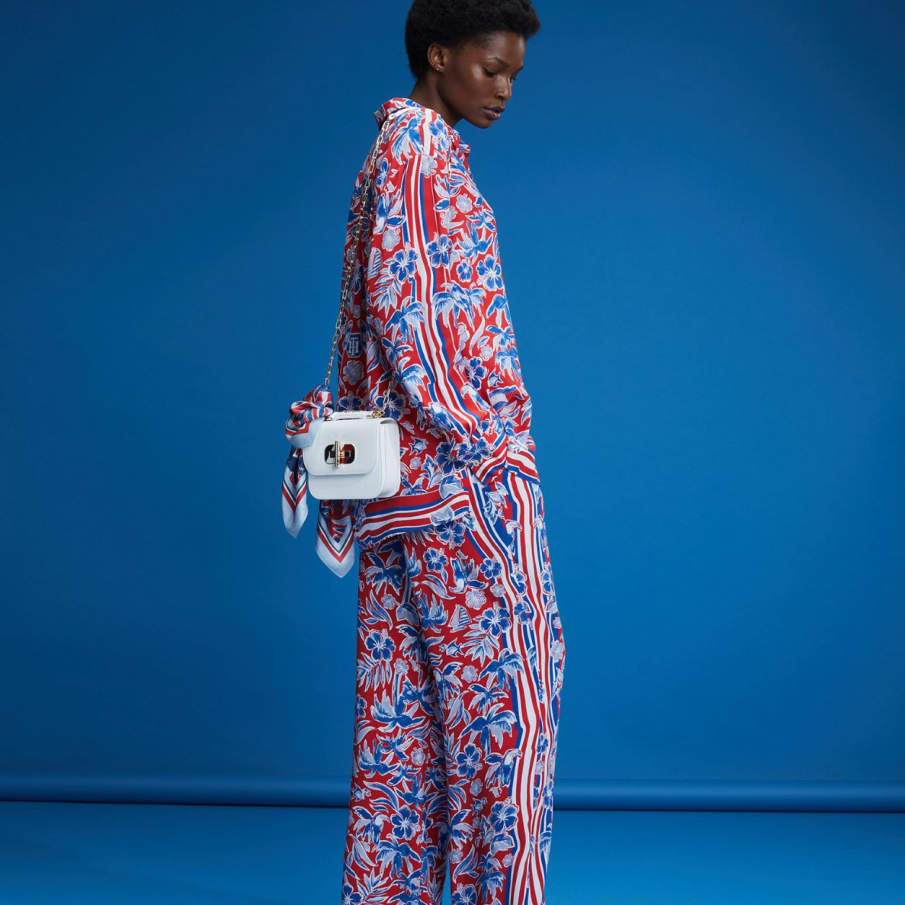 Noua colectie 2022 de genti si posete -  TOMMY HILFIGER