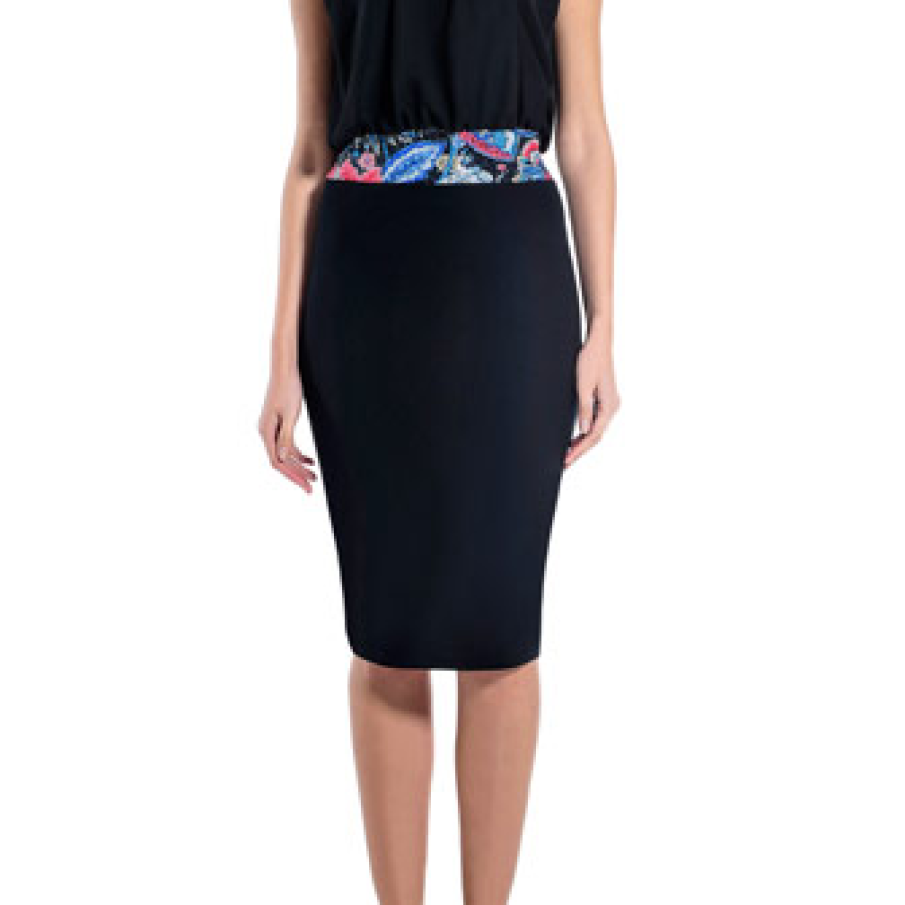 Rochie neagra cu un cordon multicolor